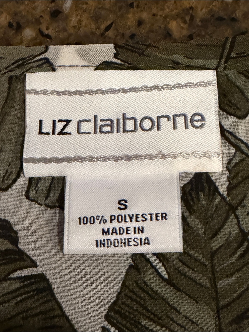 Liz Claiborne Olive Leaf Print Blouse with Keyhole - Picture 3 of 6